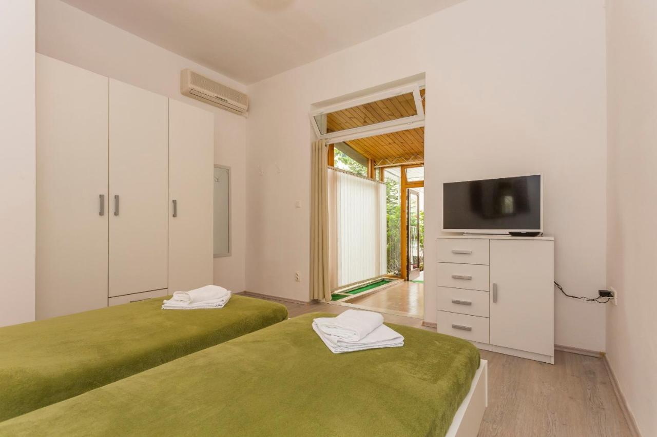 Comfortable Modern Studio With Shaded Patio Split Extérieur photo