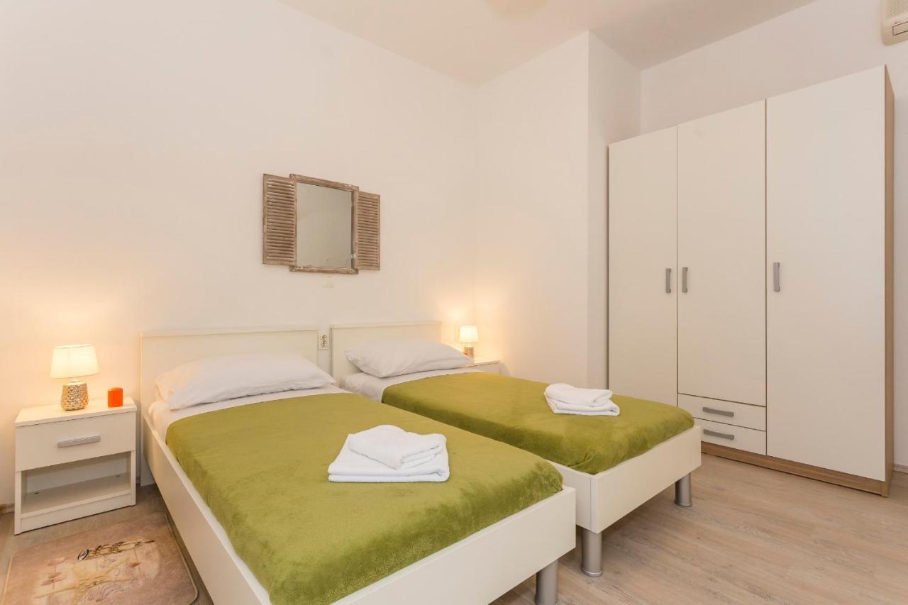 Comfortable Modern Studio With Shaded Patio Split Extérieur photo